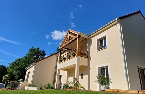 Bligny sur Ouche Apartment | Upscale suite with private spa and indoor pool.