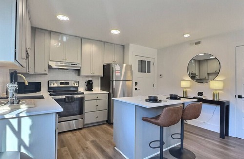 Redmont Park Apartment | Upscale suite w/pool & extra large balcony