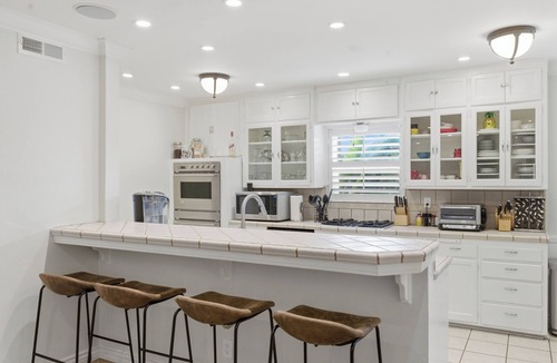 Bakersfield House | Upscale, tranquil, modern oasis: Amazing pool and spa