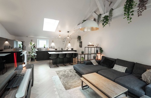 Lormont Apartment | Upscale triplex with terrace