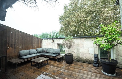 Lormont Apartment | Upscale triplex with terrace