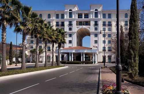 Wetmore Hotel | Upscale, Tuscan Styled Resort with Spa-Tennis Courts and 2 Pools