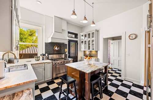 Old Louisville House | Upscale Victorian Retreat UL/Downtown HotTub Fireit Pool Speakeasy Lux Amenities