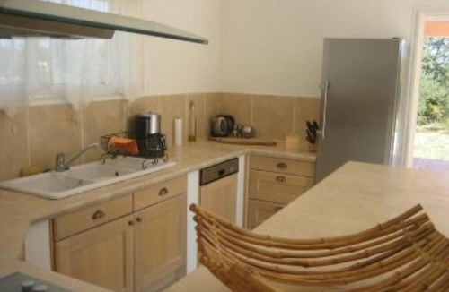 Collias House | Upscale villa near UZES, private swimming pool, enclosed grounds, Wifi.