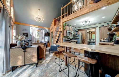 Paw Paw Cabin | Upscale w Fireplace, Fire Pit, Games in Gated Comm