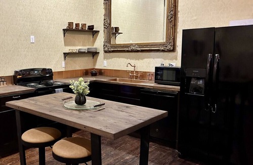 Okemah Hotel | Upscale Western Inn With Historical Distinction and Modern Comfort