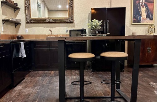 Okemah Hotel | Upscale Western Inn With Historical Distinction and Modern Comfort