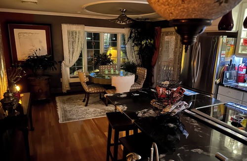 Worcester House | ❤️Upscale, Zen Pool Retreat for Non-Smokers