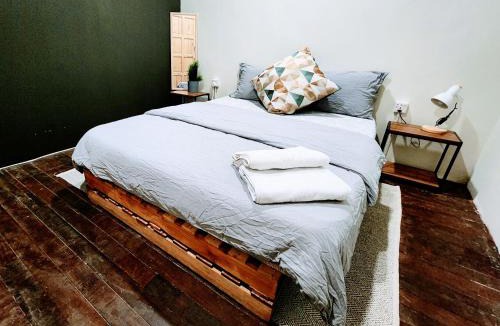 Kampung Lintang Hostel | Upspot Kuching Waterfront Premium Hostel