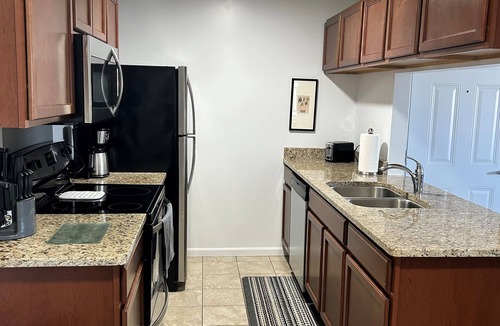 Mount Pleasant Apartment | Upstairs 2 bed 2 bath apartment