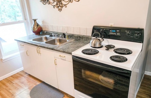 Pevely Apartment | Upstairs 2 bedroom Private Apt Off I- 55 in Pevely
