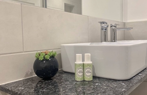 Barbourne House | Upstairs at 33