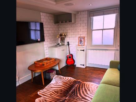 Felsted Apartment | Upstairs at Rumblebees