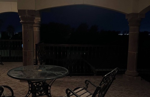 Eagle Pass House | Upstairs bar, palapa, 5 bedroom, king suite, Gig WiFi, great location