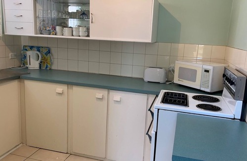 Victor Harbor House | Upstairs Beachfront Unit in Central Location