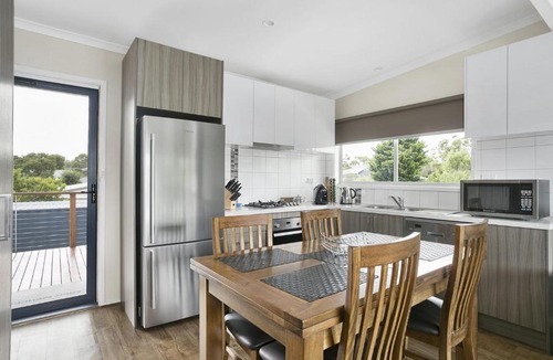 Dromana Apartment | Upstairs Cottage On Beachurst