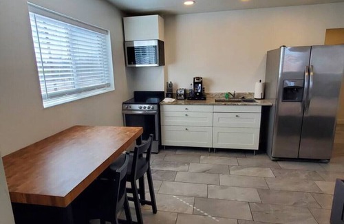 Garfield Apartment | Upstairs studio on 13 st