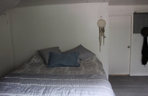 Roseburg Cabin | Upstairs unit
