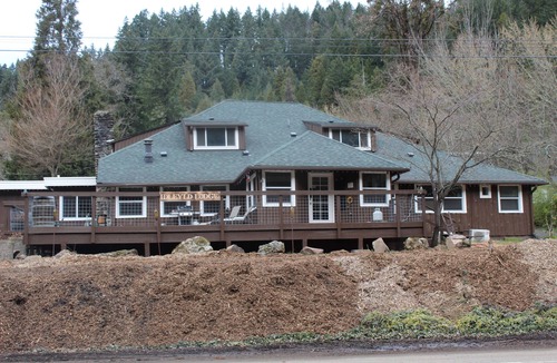 Roseburg Cabin | Upstairs unit