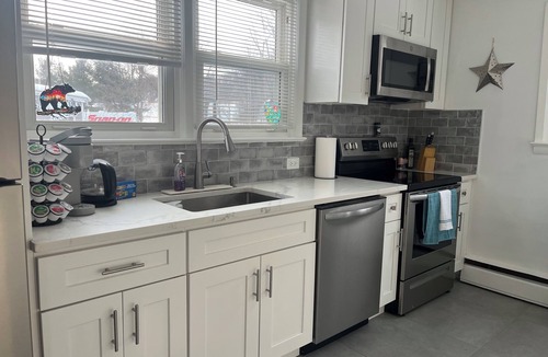 Fishkill House | Upstate 3-bedroom house with hot tub and fire pit in tranquil Fishkill