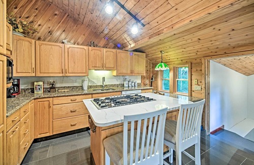 Elka Park Cottage | Upstate Hideaway by Hiking & Hunter Mountain!