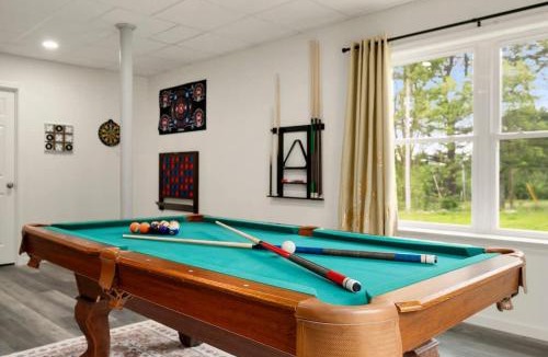 Sparrow Bush House | Upstate NY Escape - Game Ready, Game Room, Pool Table, Firepit, Delaware River