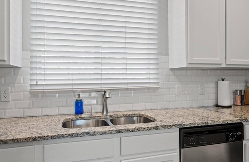 Govalle Villa | Upstay East Austin Retreat w Yard5min to Downtown