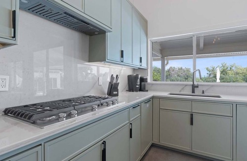 Pleasant Valley House | Upstay Luxury Golf Retreat Near Downtown Austin