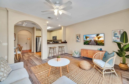 West Kissimmee Condo | Upstay: Tropical Style Family Condo w Pool