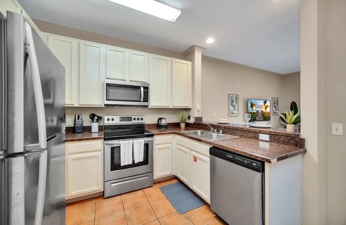 West Kissimmee Condo | Upstay: Tropical Style Family Condo w Pool