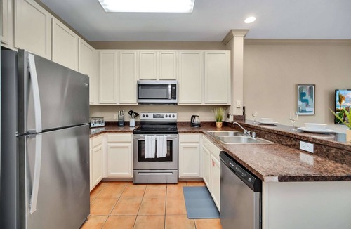 West Kissimmee Condo | Upstay: Tropical Style Family Condo w Pool