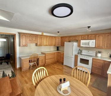 East Baldwin Villa | UPTA CAMP LIMIT 8 cabin