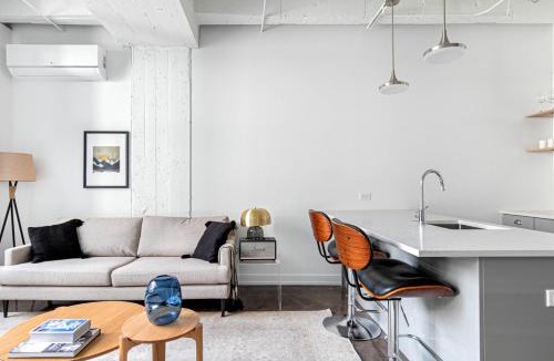 Uptown Apartment | Uptown 1BR w Gym Rooftop Pool 2 blocks to L CHI-383