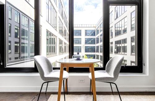 Uptown Apartment | Uptown 1BR w Gym Rooftop Pool 2 blocks to L CHI-383