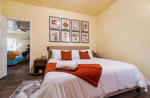 Paw Creek House | Uptown Charlotte 3BR | Hot Tub + Fire Pit