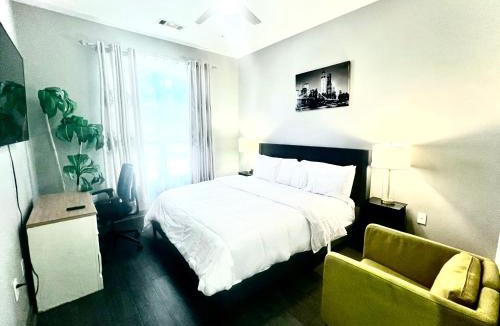 Fourth Ward Apartment | Uptown Charlotte Modern Stay 2BR