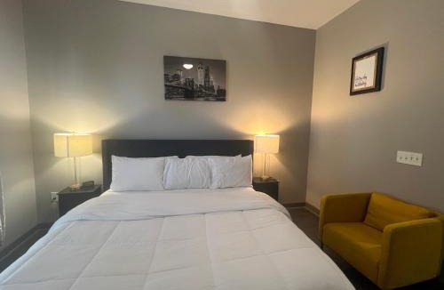 Fourth Ward Apartment | Uptown Charlotte Modern Stay 2BR