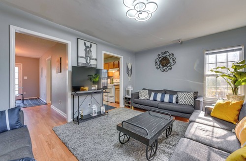 Enderly Park House | Uptown Charlotte Townhome w/Patio & Yard!