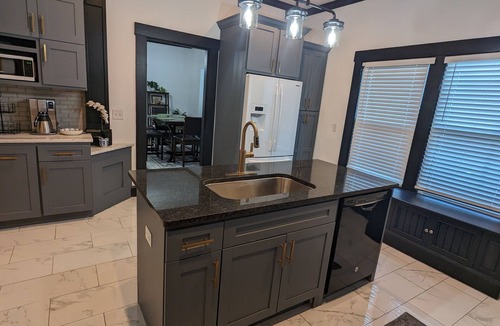 New Albany House | Uptown Class