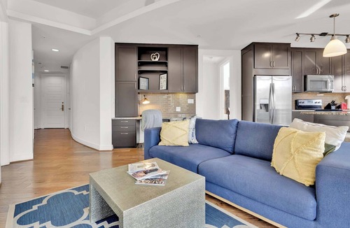 Uptown Apartment | Uptown Dallas 3BR w/Pool, Rooftop & West Village