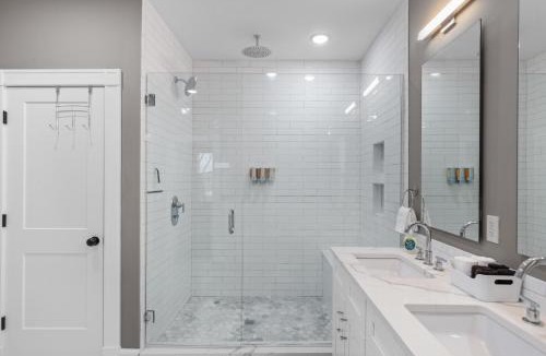 The Gate House | Uptown Elegant Escape | JZ Vacation Rentals