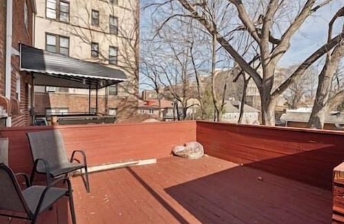 North Side House | Uptown Escape in Mount Vernon