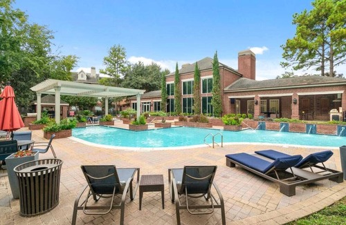 Houston Apartment | Uptown Escape | Modern, 1BD Apt near the Galleria