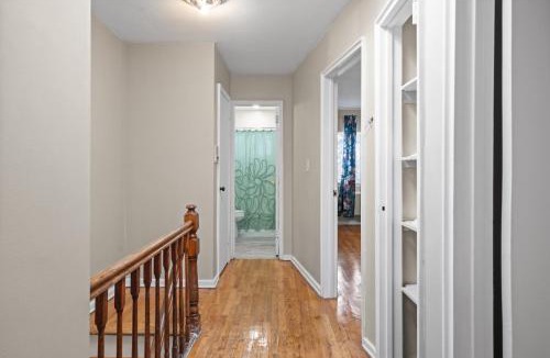 North Side Apartment | Uptown Escape