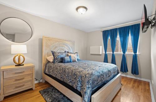 North Side Apartment | Uptown Escape