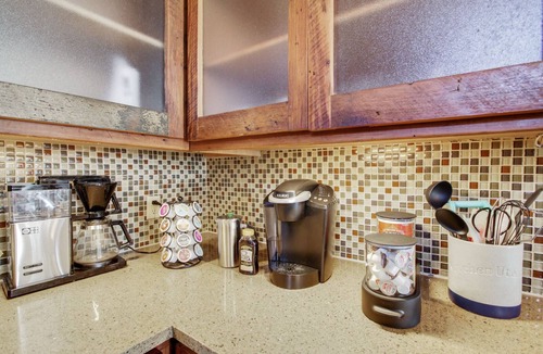 Freret House | Uptown Freret Cottage: Walk to Tulane, Garden District, with off-street Parking