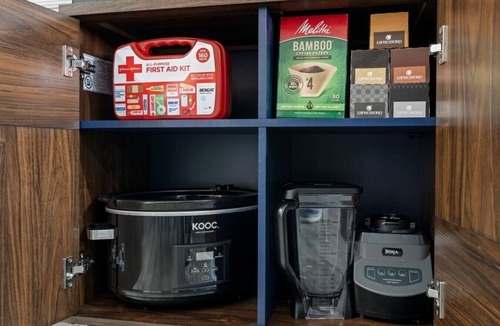 Olney-Oak Lane House | Uptown Gem - Comfort. Cleanliness. Character!