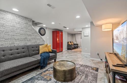 Olney-Oak Lane House | Uptown Gem! Immaculate-Comfort-Character!