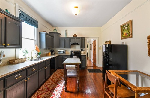 Faubourg Delachaise House | Uptown half-double near Magazine St shopping