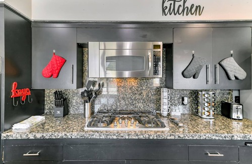 Albuquerque House | Uptown home incredibly spacious great for groups!